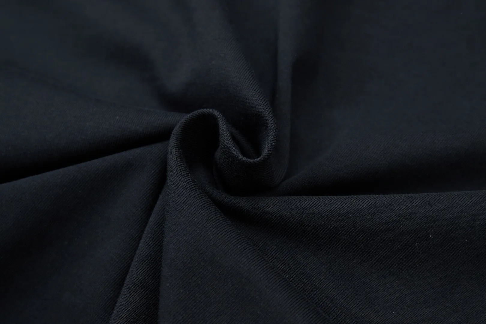 🅿️230 ✨CH✨🆕25SS spring and summer new style Crow Heart ✝ Rack logo leather label hot-drilled short sleeves Light luxury essential item for daily commuting for men and women Correct version Welcome to compare Detailed features · 260 grams of 100% pure cotton double yarn jersey fabric · Custom dyed in the same cylinder, special thickened 32 pieces of double-strand 1X1 thread · Double-needle stitching and cross-stitching technology · Original main mark, washed tag, brand moisture-proof paper packaging Color: white/black/purple/grey Size: S/M/L/XL